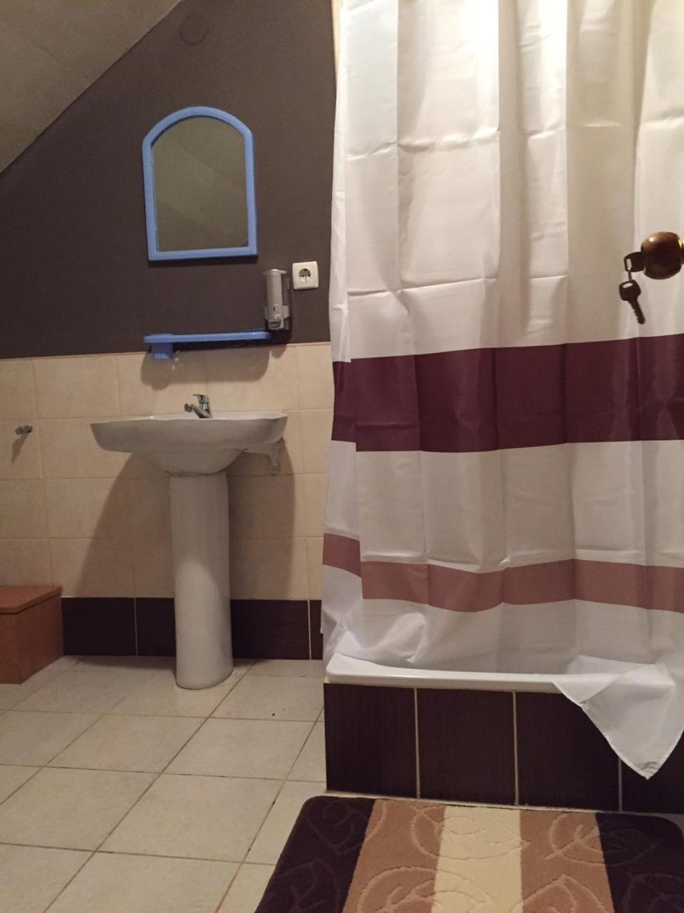 Hostel Vokzal Мукачево Екстер'єр фото